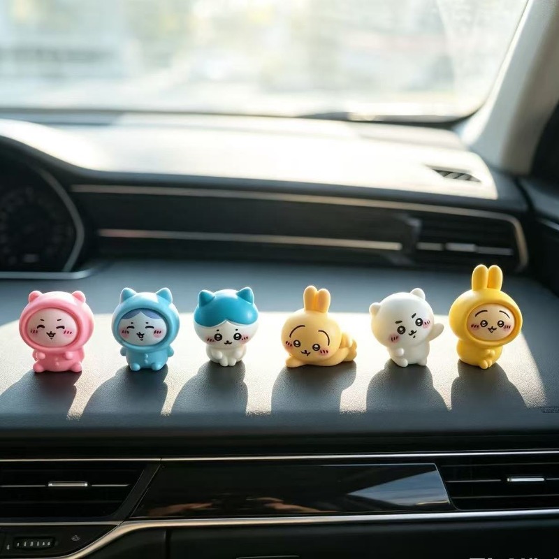 Car Accessories Japanese - تمثال صغير لشخصية 